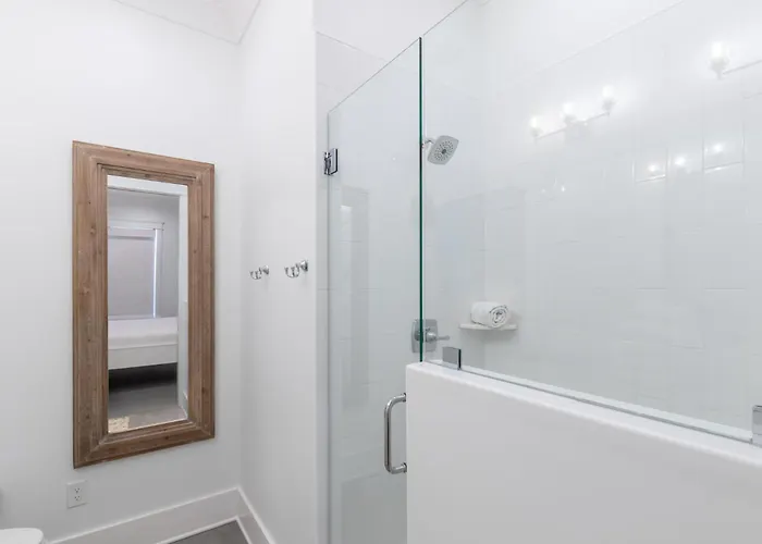 Hotel Beach Village By Liquid Life Gulf Shores